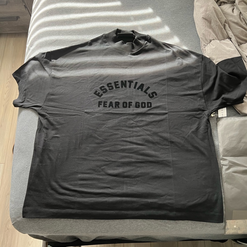 FEAR OF GOD ESSENTIALS SHIRT- MEDIUM